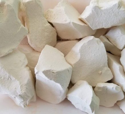 Cao lanh - loại đất sét trắng được khai thác tại khu vực Cao Lĩnh, Cảnh Đức Trấn, Trung Quốc