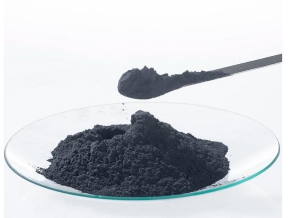 Graphite là bột xám đen, dẫn điện, chịu nhiệt và bôi trơn tốt