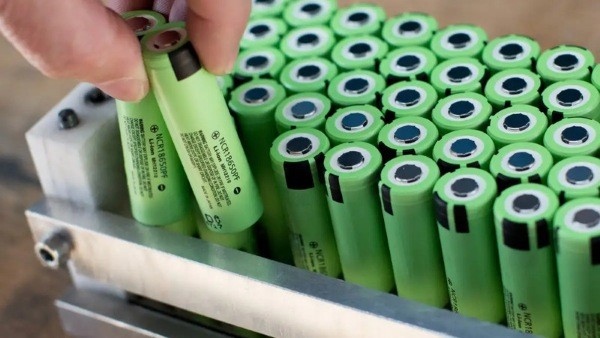 Graphite là vật liệu cực âm trong pin lithium-ion