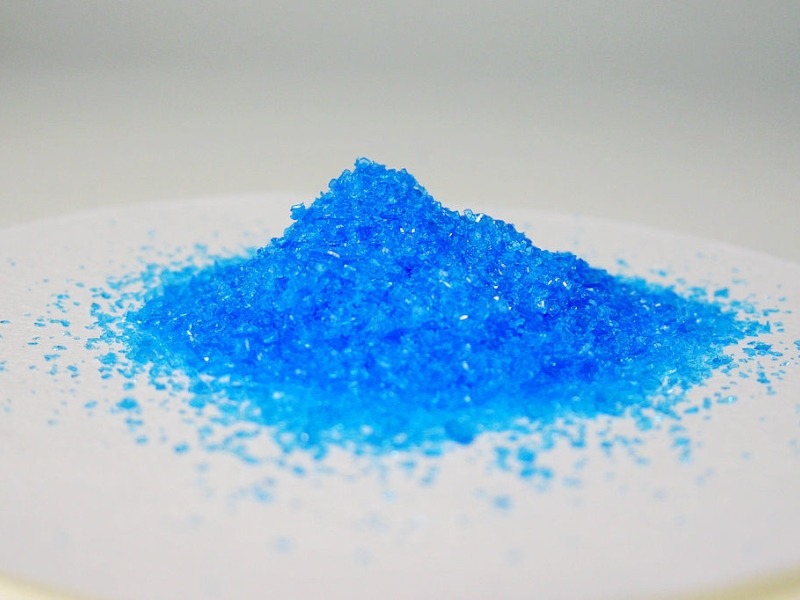 Sử dụng hóa chất xử lý tảo