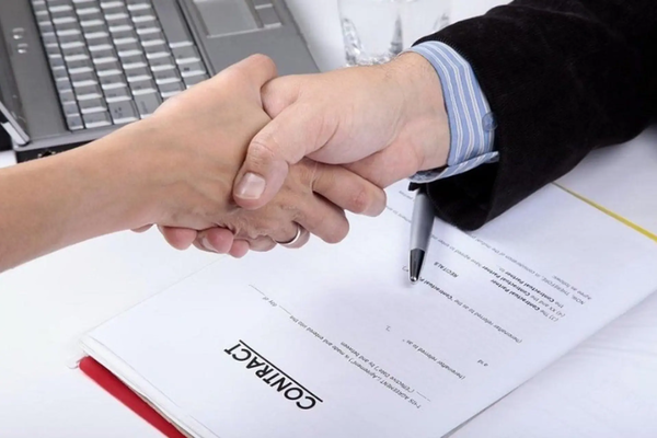 Chính sách hợp đồng đầy đủ, minh bạch